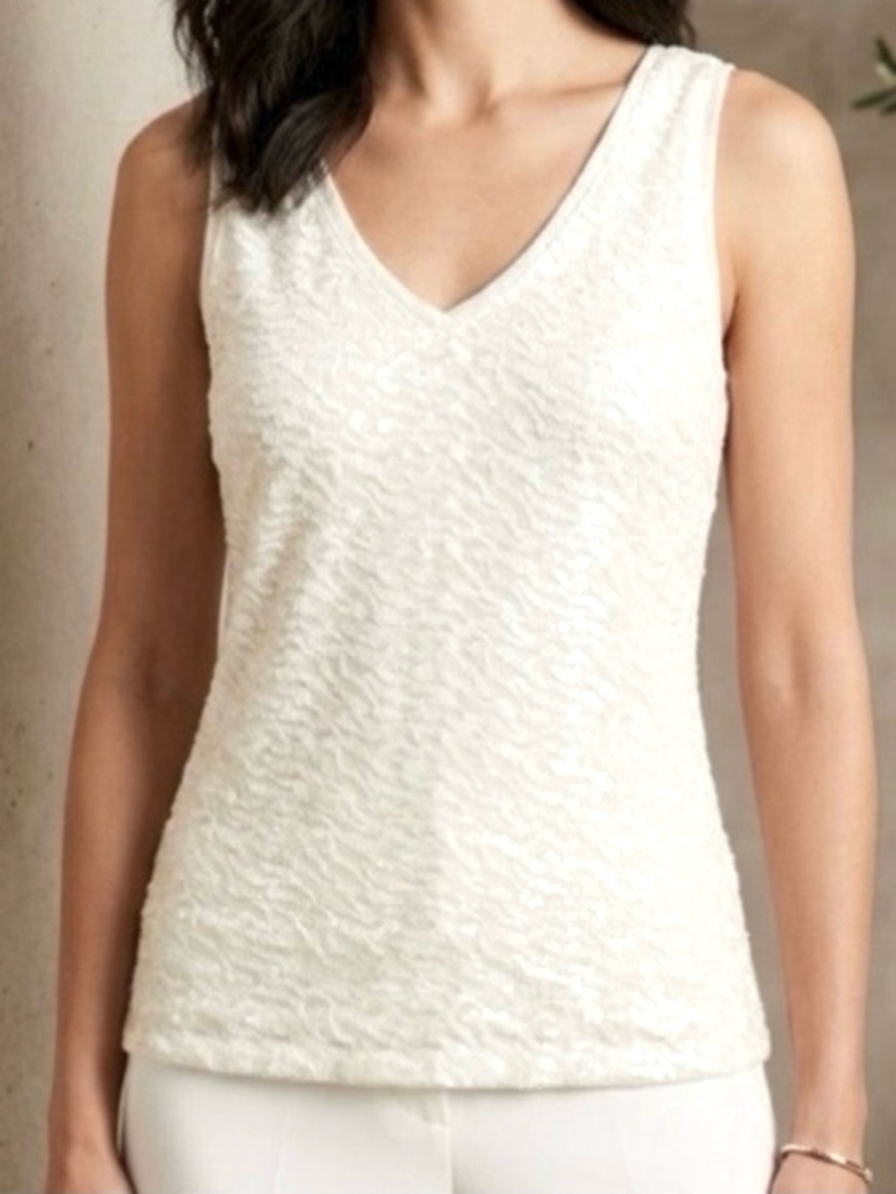 Banana Republic Women’s White Textured Lace V-Neck Tank